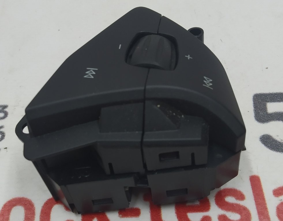 1 Schalterknopf (am Lenkrad) links Tesla Modell S REST 1013242-00-H